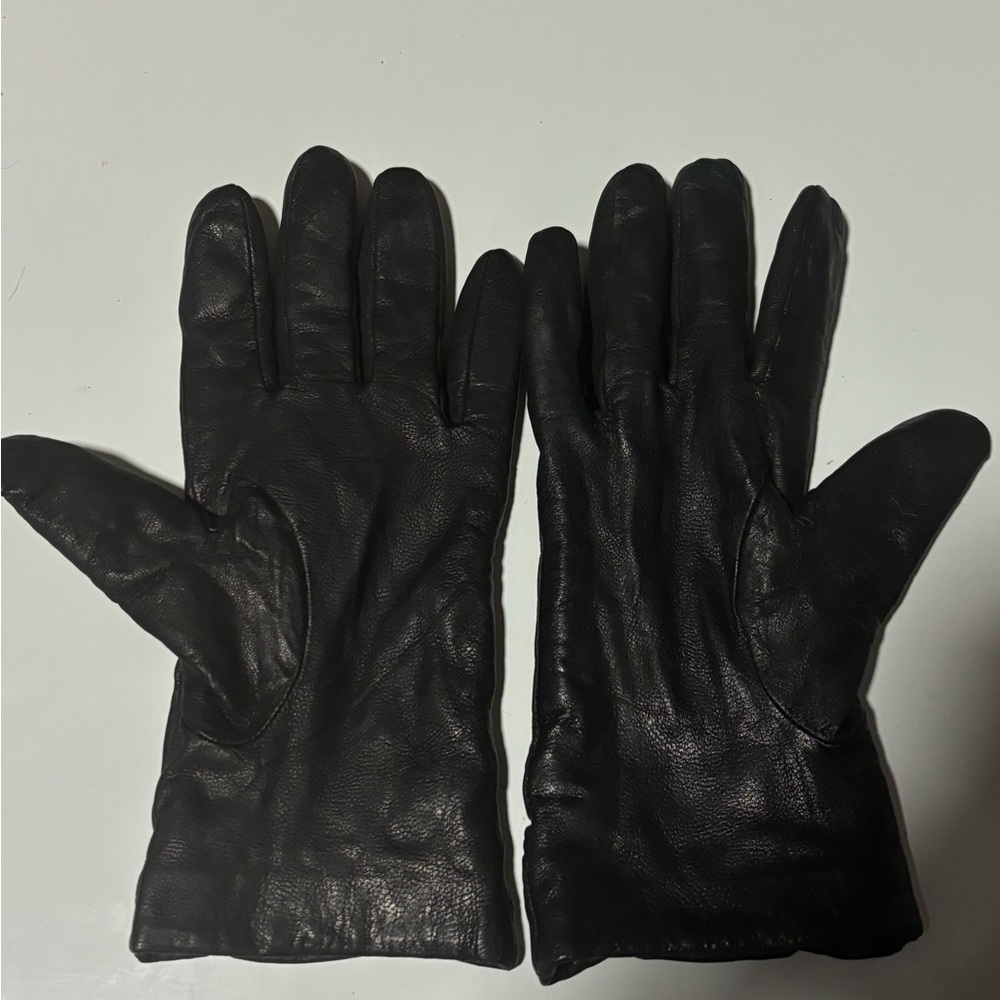 Isotoner Black Leather‎ Gloves